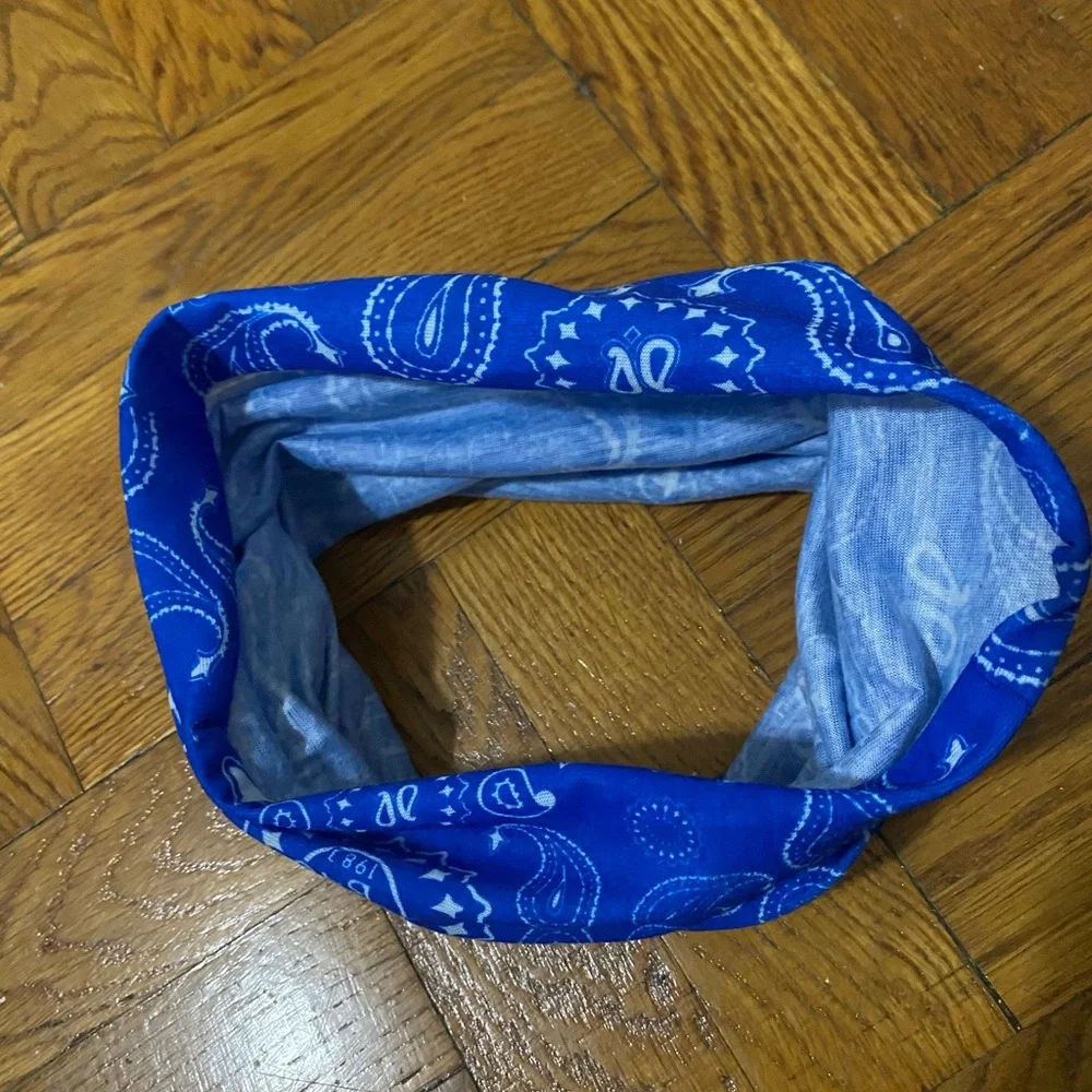 Unisex Paisley blue neck warmer mask gaiter